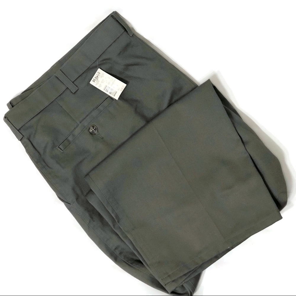 NEW $48 Men’s HAGGAR Casual Pants Pleated Uncuffed